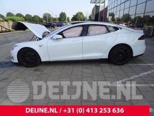 Tesla Model S 12-