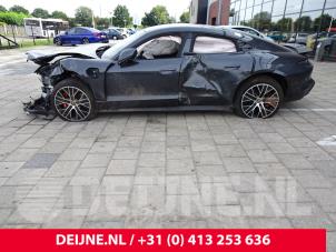 Porsche Taycan 21-