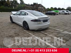 Tesla Model S 12-