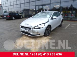 Volvo V40 12-