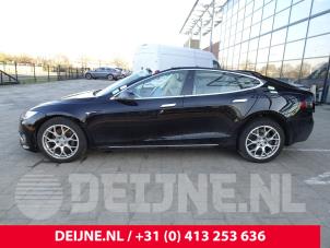 Tesla Model S 12-