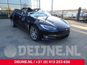 Tesla Model S Kamera Vorderseite O153506 Spenderfahrzeug