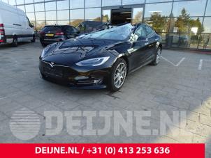 Tesla Model S 12-