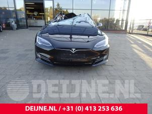 Tesla Model S 12-