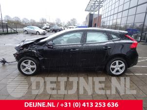 Volvo V40 12-