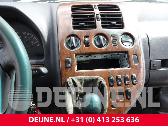Mercedes Vito 2.2 CDI 112 16V Sloopvoertuig (2002, Zwart)