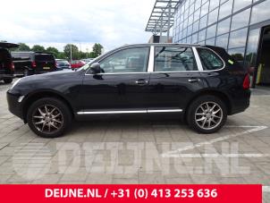 Porsche Cayenne 02-