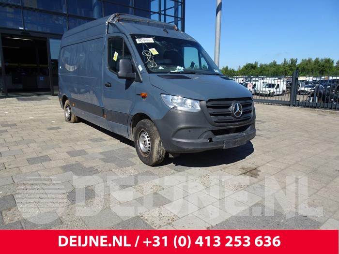 Mercedes eSprinter Sitzrahmen O161945