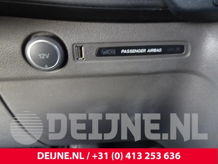 Ford Transit Custom 2.0 TDCi 16V Eco Blue 130 Sloopvoertuig (2020)