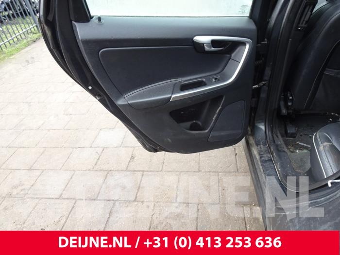 Volvo XC60 I 2.4 D5 20V 220 AWD Sloopvoertuig (2017, Donker, Blauw)