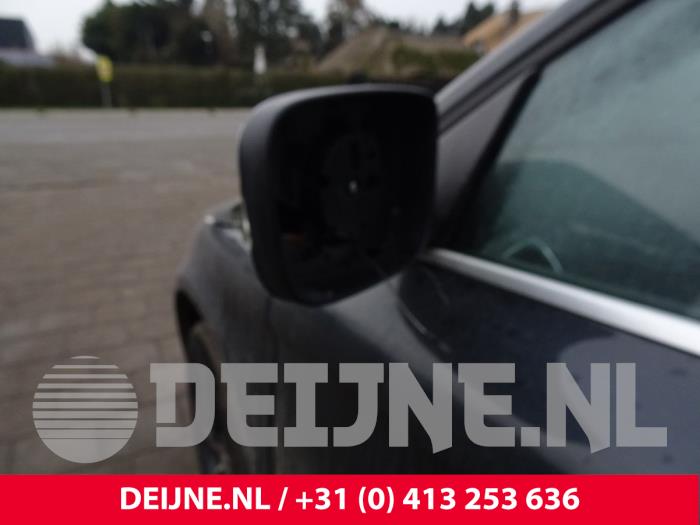 Volvo XC60 I 2.4 D5 20V 220 AWD Sloopvoertuig (2017, Donker, Blauw)