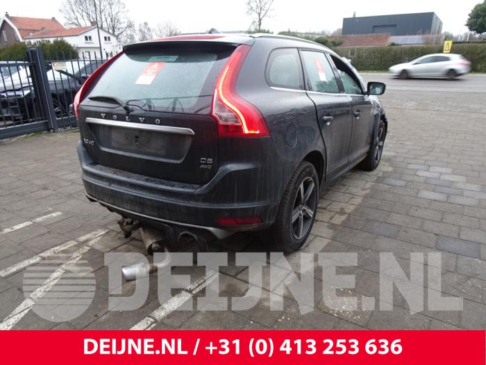 Volvo XC60 I 2.4 D5 20V 220 AWD Sloopvoertuig (2017, Donker, Blauw)