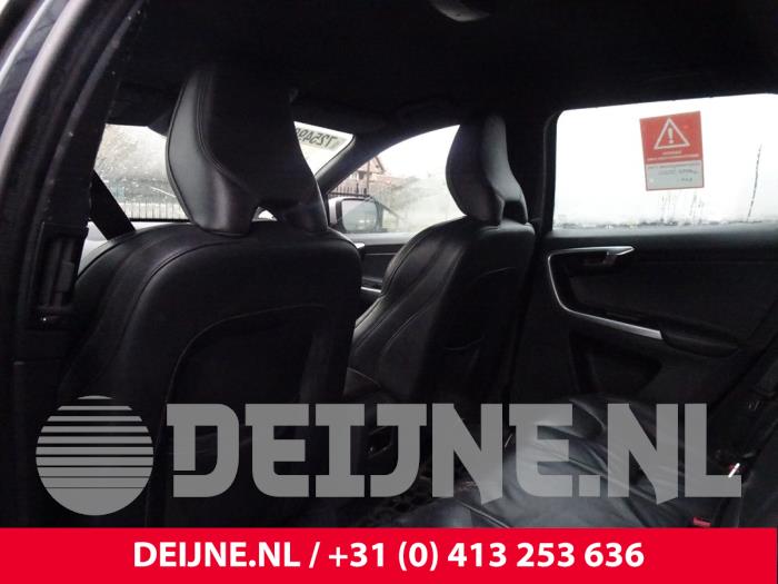 Volvo XC60 I 2.4 D5 20V 220 AWD Sloopvoertuig (2017, Donker, Blauw)