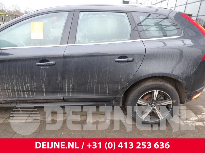 Volvo XC60 I 2.4 D5 20V 220 AWD Sloopvoertuig (2017, Donker, Blauw)