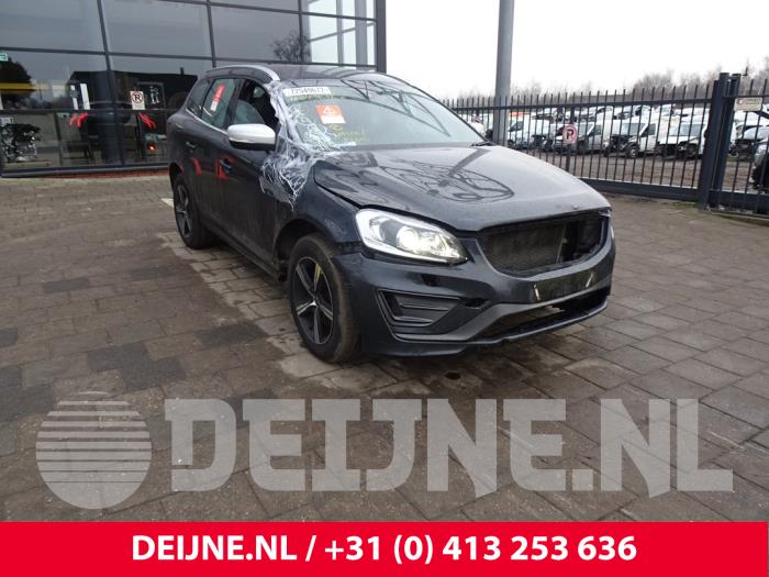 Volvo XC60 I 2.4 D5 20V 220 AWD Sloopvoertuig (2017, Donker, Blauw)