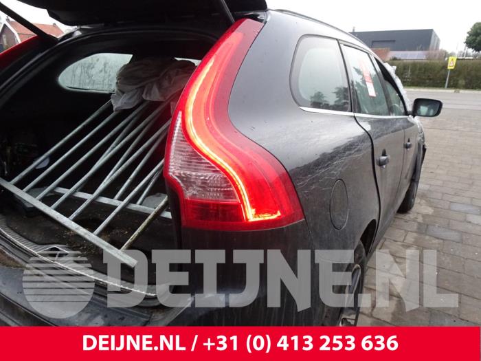 Volvo XC60 I 2.4 D5 20V 220 AWD Sloopvoertuig (2017, Donker, Blauw)