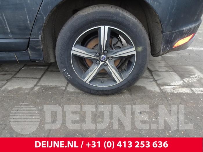 Volvo XC60 I 2.4 D5 20V 220 AWD Sloopvoertuig (2017, Donker, Blauw)