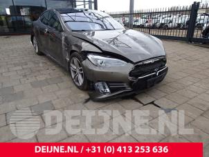 Tesla Model S Unterrahmen O176691 Spenderfahrzeug