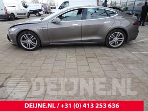 Tesla Model S 12-