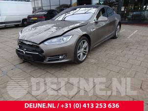 Tesla Model S 12-