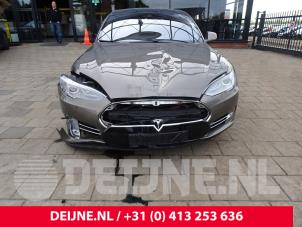 Tesla Model S 12-