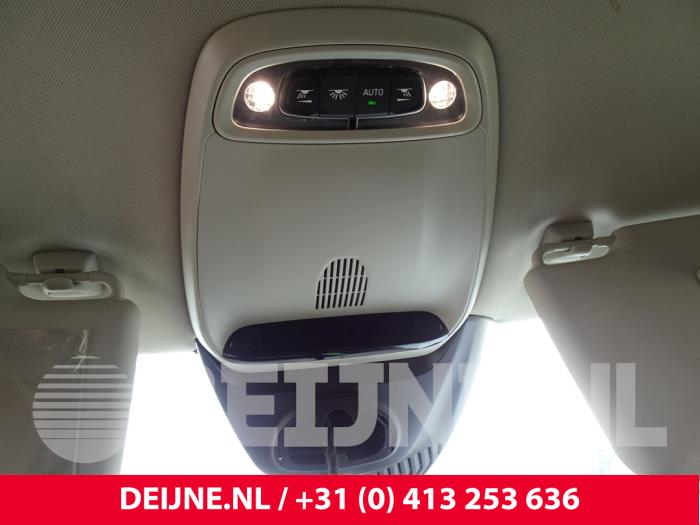 Volvo V40 2.0 D2 16V Sloopvoertuig (2015, Blauw)