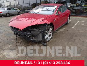 Tesla Model S 12-