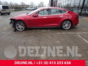 Tesla Model S 12-