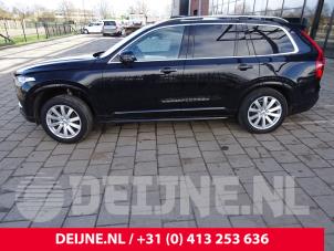 Volvo XC90 16-