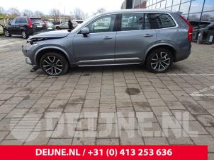Volvo XC90 16-