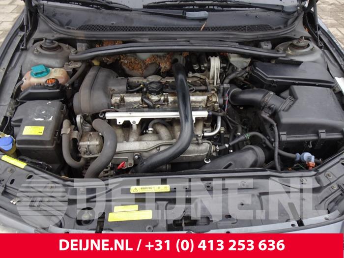 Volvo V70 2.5 T 20V Sloopvoertuig (2004, Grijs)