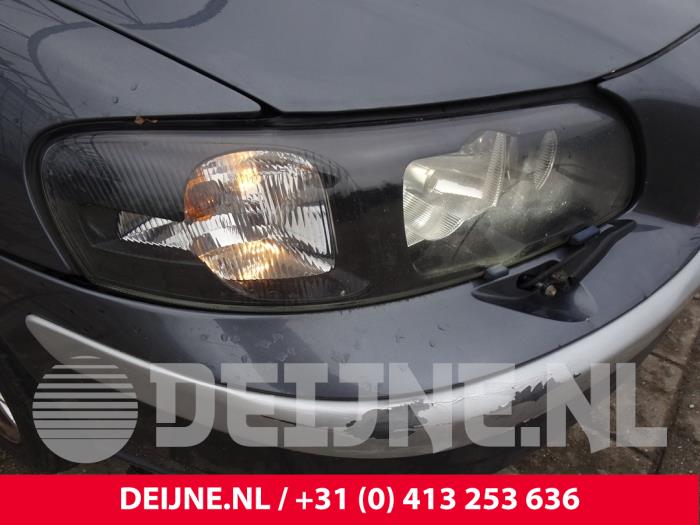 Volvo V70 2.5 T 20V Sloopvoertuig (2004, Grijs)