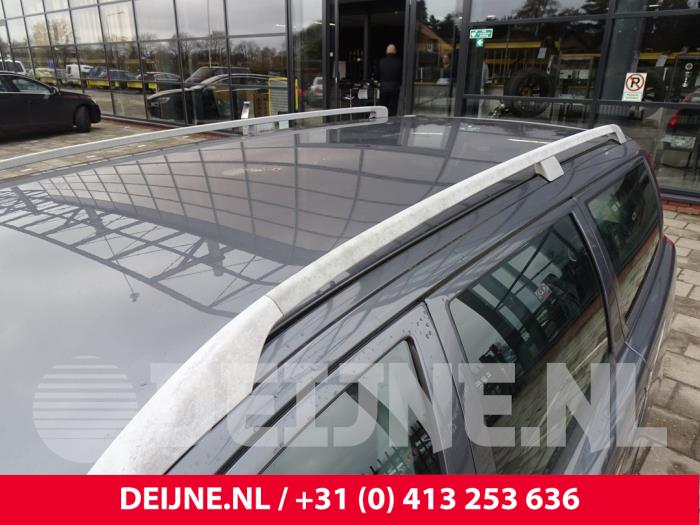 Volvo V70 2.5 T 20V Sloopvoertuig (2004, Grijs)