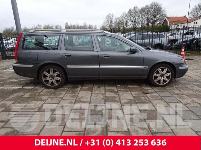 Volvo V70 2.5 T 20V Sloopvoertuig (2004, Grijs)