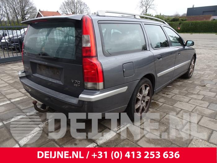 Volvo V70 2.5 T 20V Sloopvoertuig (2004, Grijs)