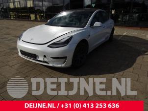Tesla Model 3 17-