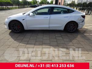 Tesla Model 3 17-