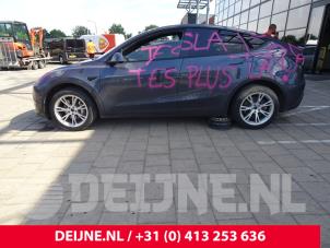 Tesla Model Y 20-