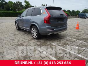Volvo XC90 16-