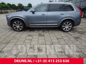 Volvo XC90 16-