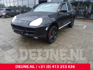 Porsche Cayenne 02-