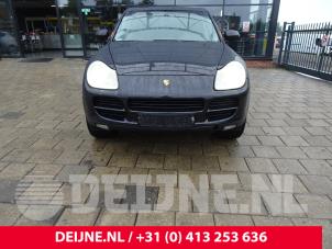 Porsche Cayenne 02-