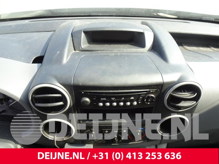 Peugeot Partner 1.6 HDI 110 16V Sloopvoertuig (2011, Graniet)