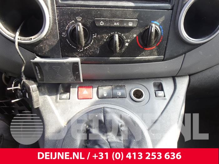 Peugeot Partner 1.6 HDI 110 16V Sloopvoertuig (2011, Graniet)