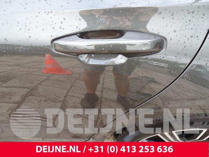 Volvo V60 II 2.0 B3 16V Mild Hybrid Sloopvoertuig (2022, Grijs)