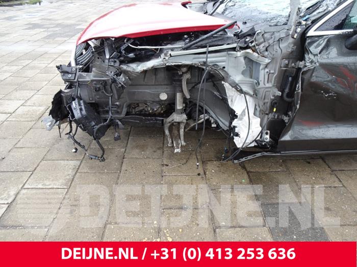 Volvo V60 II 2.0 B3 16V Mild Hybrid Sloopvoertuig (2022, Grijs)