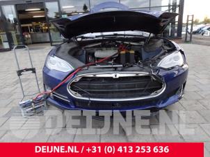 Tesla Model S 12-