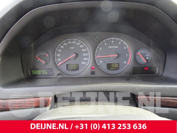 Volvo S80 2.9 SE 24V Sloopvoertuig (1999, Rood)