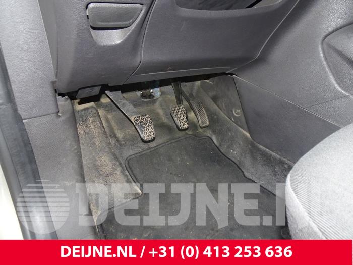 Ford Transit courier 14- Sloopvoertuig (2015, Zilvergrijs)