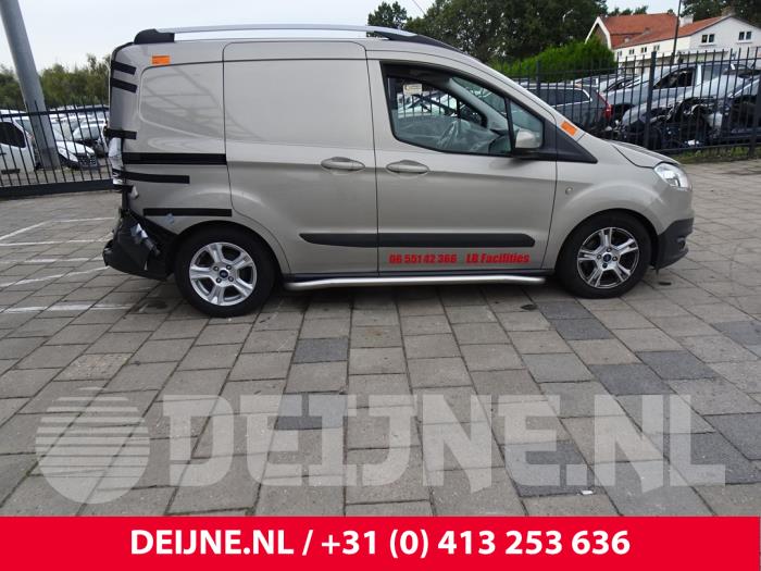 Ford Transit courier 14- Sloopvoertuig (2015, Zilvergrijs)